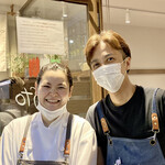 IMPASTO - 井上マネージャーと料理長の葛山さんに写真掲載許可をいただきました。
      お忙しい中お見送りありがとうございます。
      SNSで見た時に想像していた美味しさを遥かに凌ぐ料理に大満足でした。
      また寄りますね♪