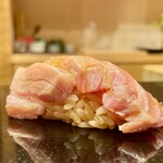 鮨 竜介 - 2022.5.  炙り大トロ