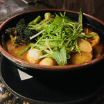 アジアンバー・ラマイ - 大きなボウルのような深皿にお野菜がたっぷりのスープカレー！！(๑>؂<๑)