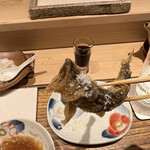 日本橋 蕎ノ字 - 稚鮎の甘さとビールの夏らしい苦味が絶品