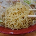 177987788 - 麺は普通の太さ。縮れあり。