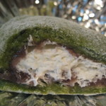 みどりのはっぱ - 抹茶生大福断面