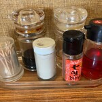 台湾料理福満楼 - 卓上調味料等