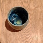 sio - ドライトマトお出しオリーブオイル。お出しの香りがすごくいい感じの突き出し？スターター。あとに続くお料理が楽しみになる素敵な始まり