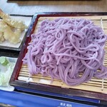 つたや - 藤うどん(並)790円(税込)
            細めのおうどんは柔らかめですがコシがあって喉越しも抜群。
            細めのモチモチおうどん好き必見！
            天婦羅も美味しいし海老天が２本ってのが嬉しい♪南瓜天も甘くてホクホク。