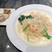 LITORANEO - 海老とほうれん草のクリームソース