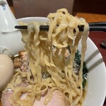 Memmitsui - 醬油　中太手もみ麺アップ