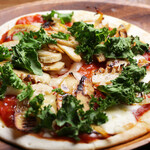 八王子やさいキッチン IL TEATRO AZZURRO - スナックPIZZA　自社農場トマト#5930ソース　日替わりスペシャル