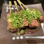 備長炭串焼き 大山どり ゆきひら - やみつきねぎ塩タン串680円税別×2人前