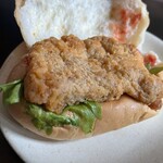 サンロールオオミヤ - フライドチキンの中