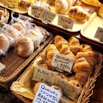 Boulangerie Queue - 