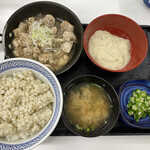 Yoshinoya - 2022/06/23
                        ねぎ塩鶏皿麦とろ御膳 767円
                        玉子 74円→37円 半額クーポン