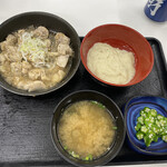 Yoshinoya - 2022/06/23
                        ねぎ塩鶏皿麦とろ御膳 767円
                        玉子 74円→37円 半額クーポン