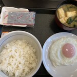 Nakau - 目玉焼き朝定食250円税込