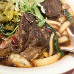 Bifuu Tainan Thia-Zutsu- - 牛肉麺　880 yen