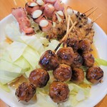 Yakitori Izakaya Genkiya - 肉だんご、皮、うずら玉子ベーコン巻き。