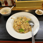 Manchin kaku - 叉焼炒飯　スープ、搾菜付