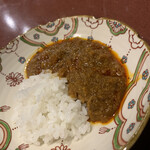 中華寝台 - そして、こちらも定番化のチキンカレー。
      重さとは無縁の爽やかカレーで、毎回の楽しみ。