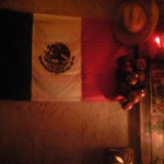 エルボラーチョ - メキシコの国旗が飾ってあります