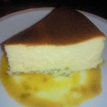 エルボラーチョ - グリーントマトの塩チーズケーキ。甘いものが得意でない僕に最適でした。カクテルに合う