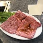 焼肉トップ - 牛上カルビ（仙台牛） 1408円税込 