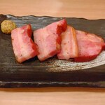 和食ごはんと酒 縁 - 厚切りベーコン炙り焼き