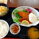 かわみなみ食堂 - 魚フライ定食850円