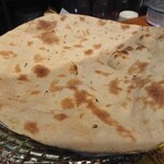 ナワブ ビリヤニ ハウス - 2022.06・Lamb Haleem の Roti 1/2