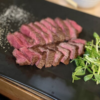 赤身焼肉 かるびあーの 新橋店 - 名物塊焼き