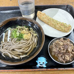 うどん一屋 - かけそばに肉盛りとちくわ天