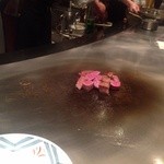 ステーキ屋 甚 - H25.03　牛フィレ（調理中）