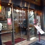 カフェ・ベローチェ - 愛煙家の集う店