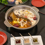 豆富料理と豆乳薬膳火鍋 八かく庵 - 