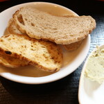 かわごえ - サービス（ラスク，バジルとガーリックのマヨネーズ）