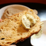 かわごえ - サービス（ラスク，バジルとガーリックのマヨネーズ）