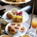 TAVERN by the green - EXOTIC TROPICAL AFTERNOON TEA