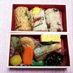 おこわ 米八 - 米八おこわ　福かさね弁当（葵）