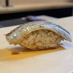 鮨駒 - 地物鰯酢〆鉄串焼き