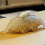 鮨駒 - 地物赤目フグ白子乗せ