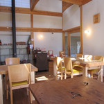 そば 蕎心庵 - ｺﾁﾗは直ぐのﾃｰﾌﾞﾙ席ﾌﾛｱ