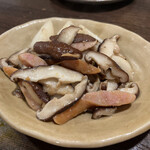 金町製麺 - カブと椎茸とチョリソー炒め