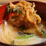 天婦羅 國久 - 三輪そうめん　小さなかき揚げが美味しい。