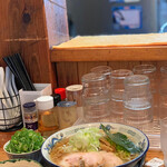 中華蕎麦 春馬 - 朝ラー（普）730円ご飯半分九条ねぎTP100円