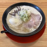 博多豚骨ラーメン 一純屋 - 味玉ラーメン 880円