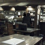 粟田口 - 201303　粟田口　店内ぐるり旅（最奥のテーブル席より右回り）⇒厨房前はカウンター席