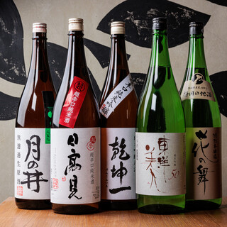 Savor your taste buds with carefully selected sake and famous sake from all over the country