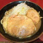ラーメン二郎 - 料理写真:ラーメン  麺少なめ  ヤサイ少なめ  ニンニク