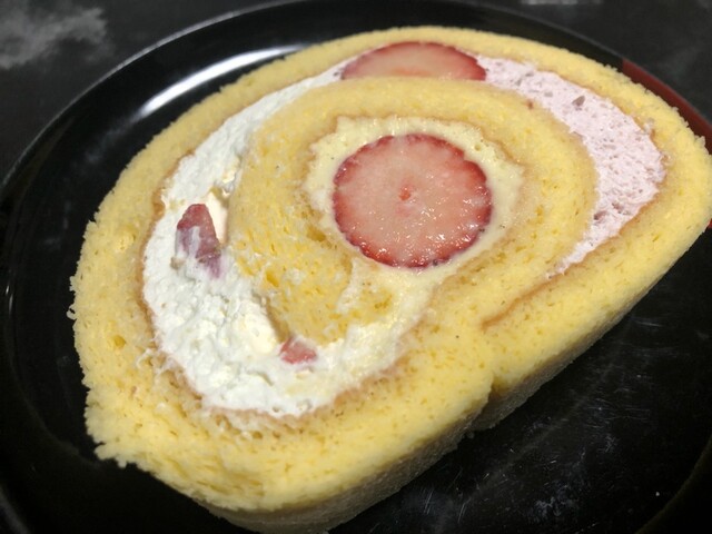 AND ROLL（アンド ロール） - 鏡石（ケーキ）の写真