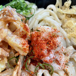 Udon Koubou Awaya - ぶっかけうどん メガ盛
                      大根おろしに卓上の七味をかけて