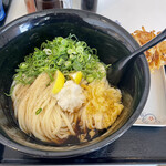 うどん工房 淡家 - ぶっかけうどん メガ盛
葱・天かす・胡麻をかけて